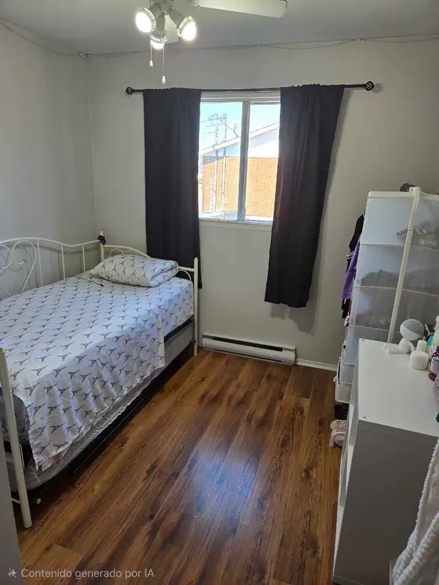 Ensemble de lits et porte-manteaux  in Beds & Mattresses in Drummondville - Image 10