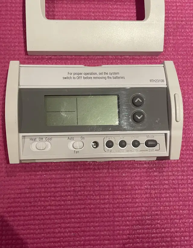 Thermostat Honeywell in Heating, Cooling & Air in City of Montréal - Image 4