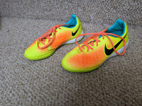 Nike indoor soccer cleats, youth