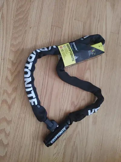 47" long bike lock with 7mm thick links Pickup in Kanata Check out my other bike ads too. https://ww...