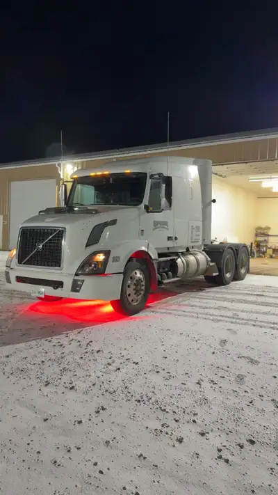 owner operator truck for sale im selling my volvo with 950.000km on it and climbing d13 engine 505hp...