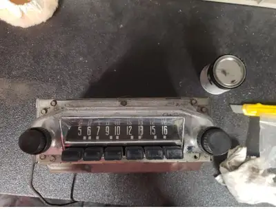 The Colonial 2CM 1952 is a vintage automobile radio designed for Mercury vehicles. It was produced a...