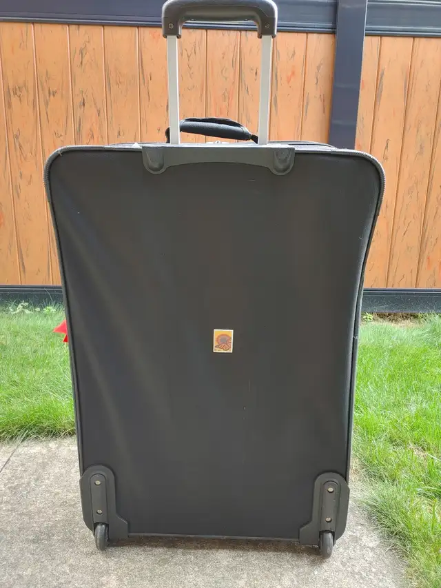 Large black luggage in Bags & Luggage in Mississauga / Peel Region - Image 2
