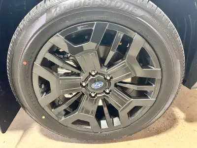 Brand new immediate takeoffs. 19x7 gloss black rims with centre caps, 5x114.3mm bolt pattern. Tires...