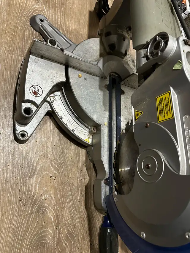 Mastercraft Hawkeye Mitre Saw 10” sliding pickup only @ Glynn rd in Power Tools in Oshawa / Durham Region - Image 5