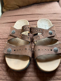 Reduced Rockport Leather Sandals up in Aulac NB 20$.