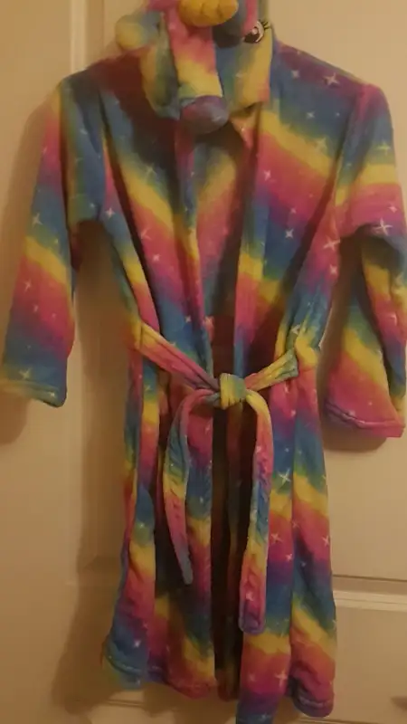 Fuzzy Warm Rainbow Unicorn Robe in Kids & Youth in Lethbridge - Image 3