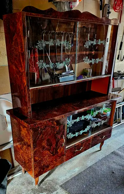 Vintage 2 piece hutch/buffet cabinet, View more
