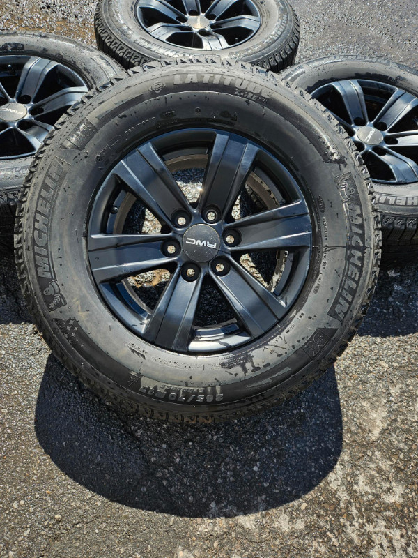 17" Ford Avalanche Replica Wheels - Michelin Winter Tires dans Pneus et jantes  à Ville de Montréal