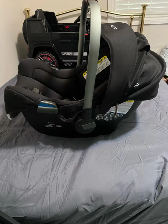 Nuna Pipa Car Seat in Strollers, Carriers & Car Seats in Windsor Region - Image 3