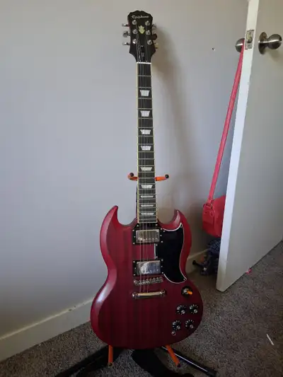 Epiphone SG satin red, View more