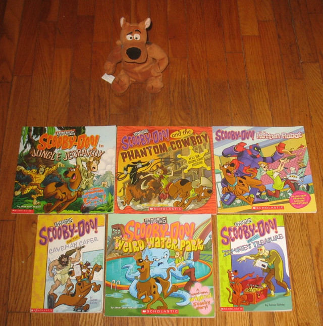 Scooby Doo books and Stuffie in Children & Young Adult in Norfolk County