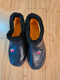 Women's winter boots brand new