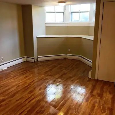 1233 Queen Street Unit#1 ( 2 Bedroom ) (Includes Heat, Water, Hot Water & Power). Available for SEPT...