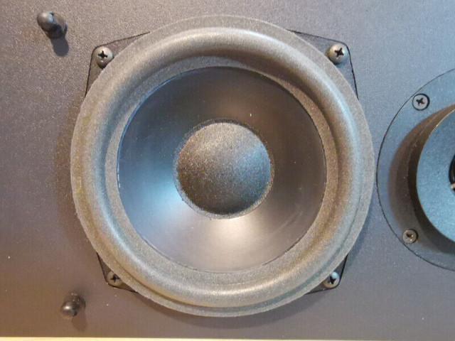 paradigm center  channel speaker model CC-170 in Speakers in Mississauga / Peel Region - Image 3