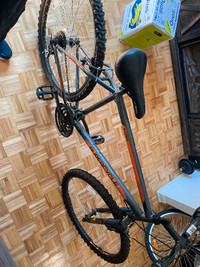 Vélo de montagne supercycle neuf 150$ négociable
