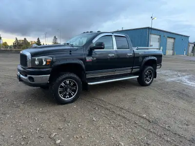 2007 Ram 3500 6.7L diesel 449,172 km Command start New batteries New water pump Front end work done...