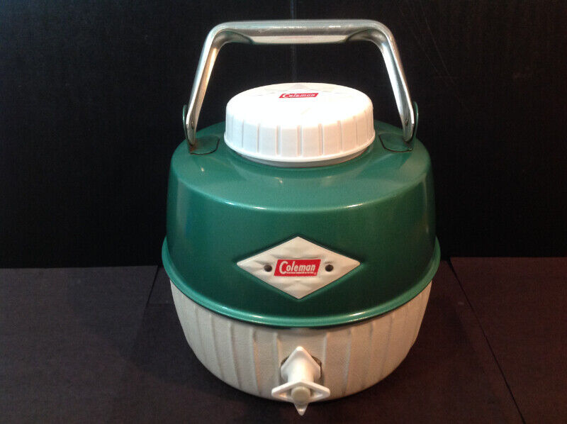 COLEMAN DIAMOND LOGO GREEN JUG COOLER (1960's) Arts & Collectibles