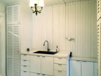 À louer, appartement style loft chauffé, éclairé, meublé de base et tout équipé. Il est situé dans u...