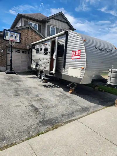 2009 KZ Sportsmen 28’ Travel Trailer – $11,000 Clean and well-maintained 2009 KZ Sportsmen 28-foot t...