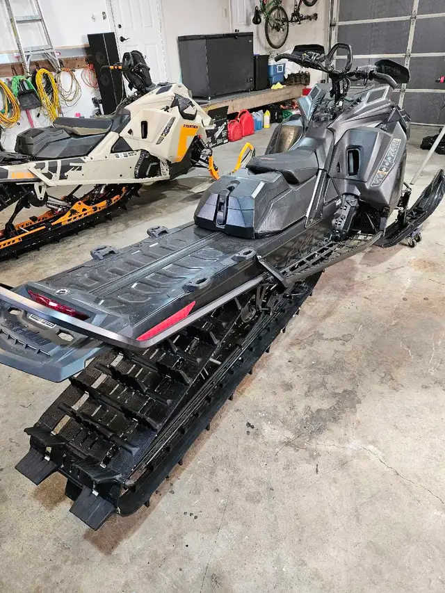 2022 turbo 850 skidoo summit expert in Snowmobiles in Calgary - Image 4
