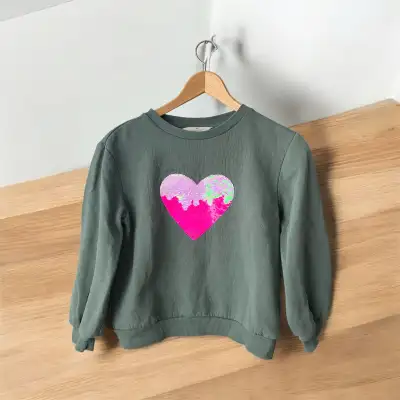 Girls H&M Green Sweatshirt with Pink/Blue Flip Sequin Heart 8/10, View more