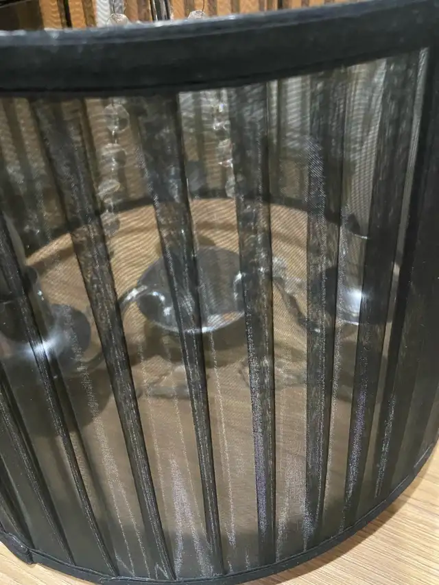 Black hanging light / chandelier in Indoor Lighting & Fans in Mississauga / Peel Region - Image 4