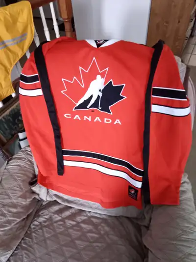 RED CANADA 5000 TEAM CANADA HOCKEY JERSEY GREAT DEAL!!, View more