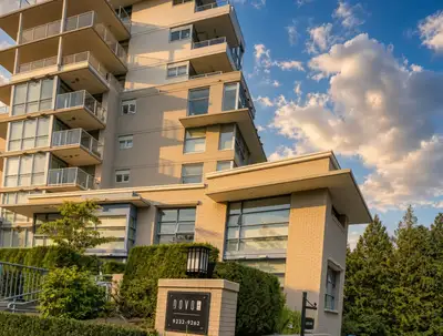 Spacious two bedrooms - each conected to separate bathroom. Big den that is ideal for home office. T...