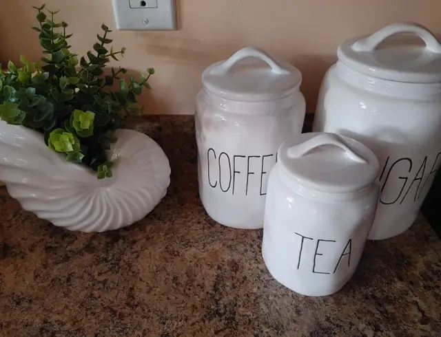 A 3-piece Canister Set (Coffee, Tea and Sugar)62863729652993122