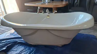 Bain podium en acrylique Alcove blanc avec robinets American Sta, View more