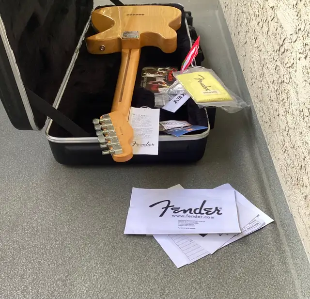 US Standard FENDER Telecaster GUITAR w/ Original Hardshell Case! in Guitars in Banff / Canmore - Image 5