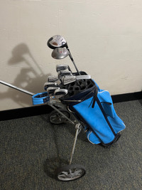 Complete men’s golf club set with pull cart