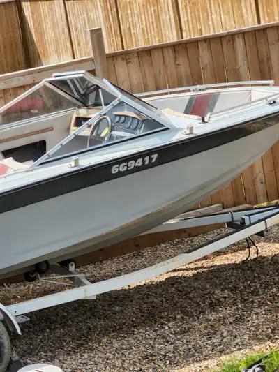Get ready to make waves with this 1988 Invader 192 I/O, a classic boat ready for a new family. As a...