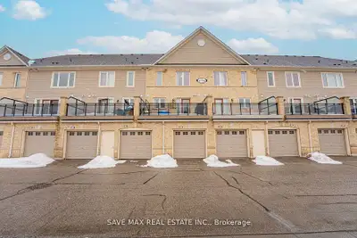 Spacious & Immaculate 3-Bed, 3-Bath Townhouse in a Prime Brampt
