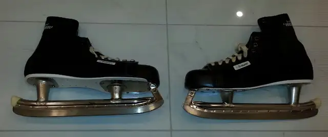 Vintage Bauer Hugger hockey skates Size 11 2/3 (1970's) in Hockey in Markham / York Region - Image 5