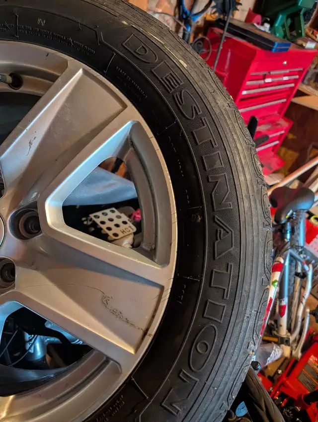 All season tires on rims off 22 Jeep Compass in Tires & Rims in Bedford - Image 2