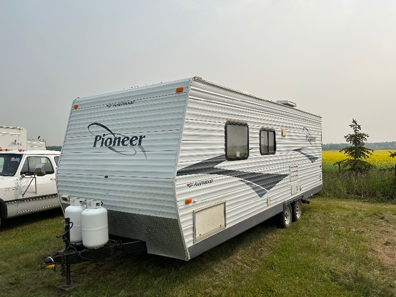 Selling 2006 Fleetwood Pioneer RVs & Motorhomes Edmonton Kijiji
