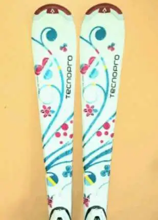 Skis jalpin junior tecnopro Sweety parabolic 130 cm + FixationsTC 45. Excellent état.