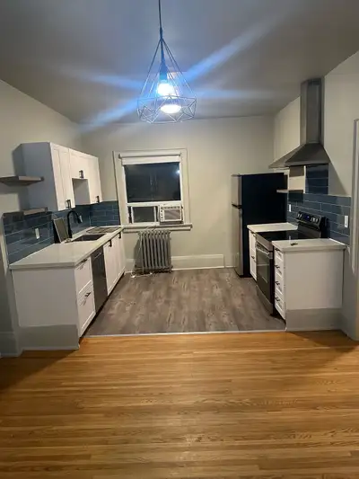 Spacious 2 bedroom apartment for rent on Main Street in Schomberg Ontario. 830 square feet and conve...