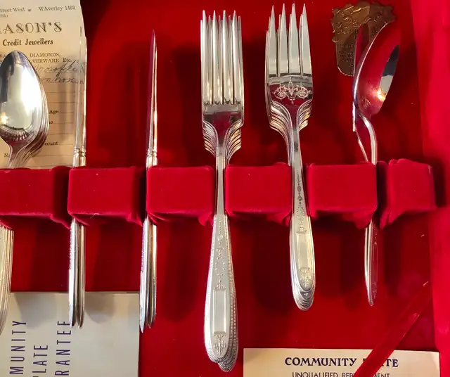 Community Silverplate Flatware Set in Kitchen & Dining Wares in City of Toronto - Image 6