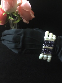 WHITE FAUX PEARL AND AMETHYST CRYSTAL STRETCH BRACELET 7”