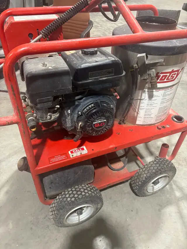 Hotsy pressure washer in Heavy Equipment in Saskatoon - Image 2