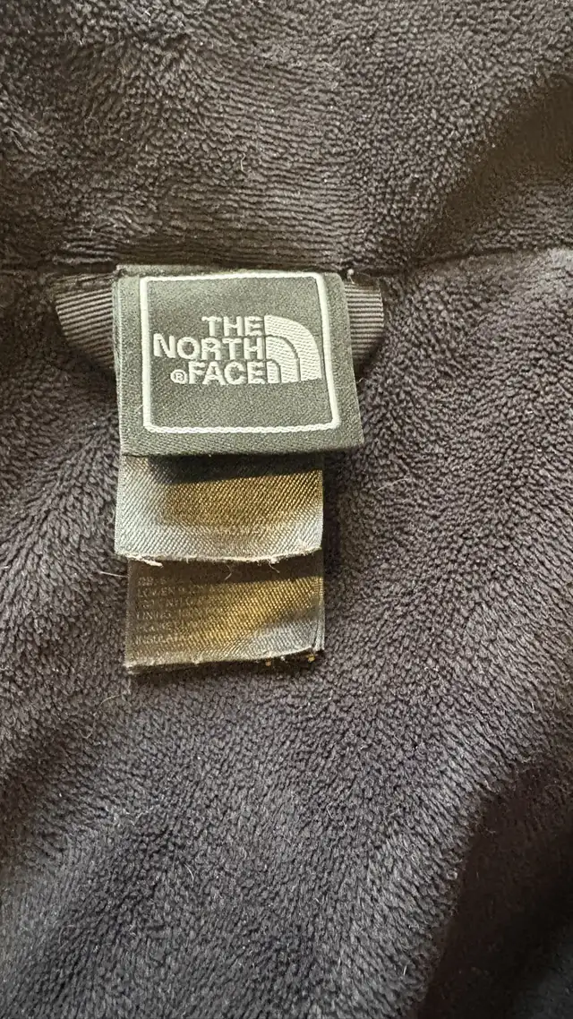 The North Face Jacket - Small in Women's - Tops & Outerwear in Mississauga / Peel Region - Image 4