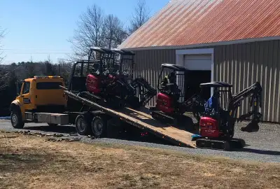 2026 2000 KG Kubota diesel excavator expandable 50 inch tracks wide, 50 inch long tracks ,hydraulic...