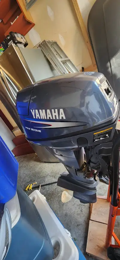Yamaha 9.9 Fourt Stroke outboard, short shaft, electric start, good condition, started today-see vid...