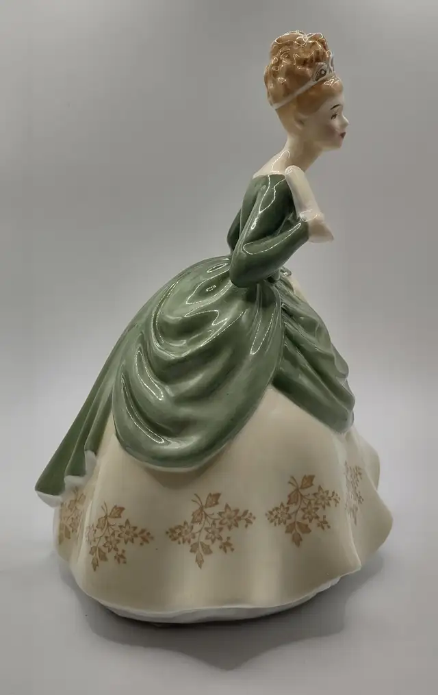 Royal Doulton Retired Green Dress Victorian Lady - H.N. 2312 in Arts & Collectibles in Windsor Region - Image 4