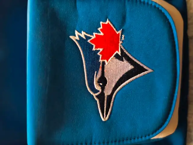 Toronto Blue Jays Crossbody Bag in Baseball & Softball in City of Toronto - Image 6