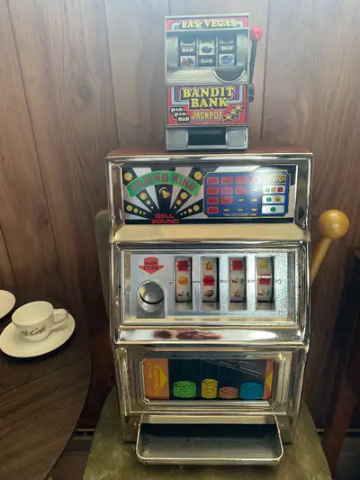 Vintage one-armed bandit banks /slot machine toys, manual toys, View more