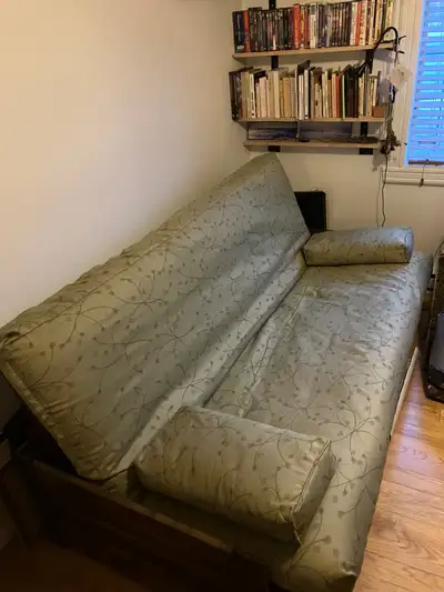 Futon double en bon état à donner, View more
